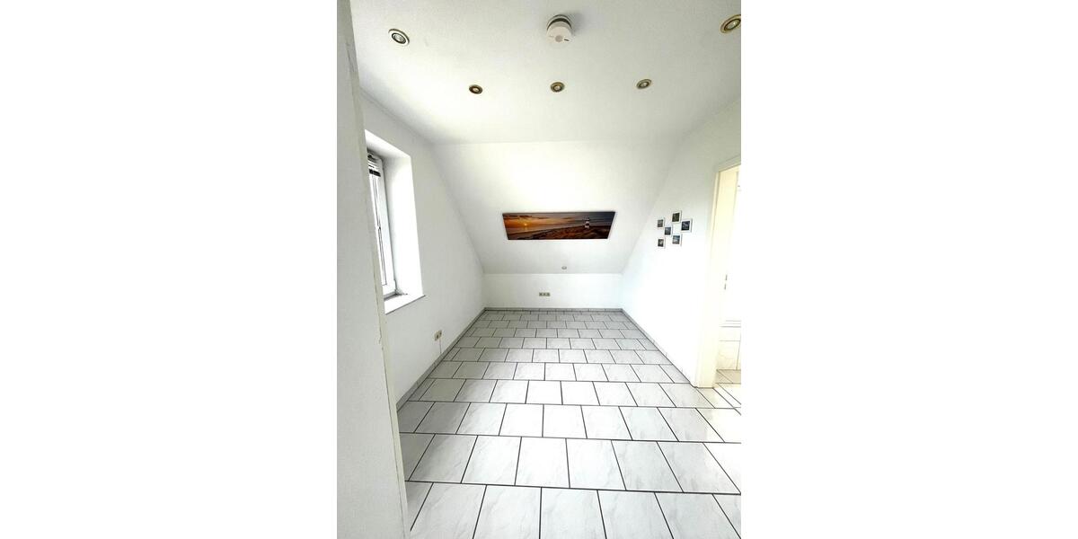 Dachgeschoßwohnung Kisdorf - 4 Zimmer, 85 m&sup2;, 1.100&euro; | Angebot:26663278