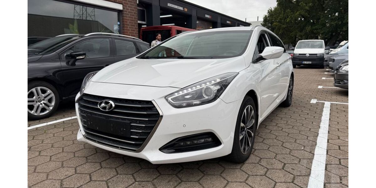 Hyundai i40 132.000 km 10.500 &euro; Hamburg 22043