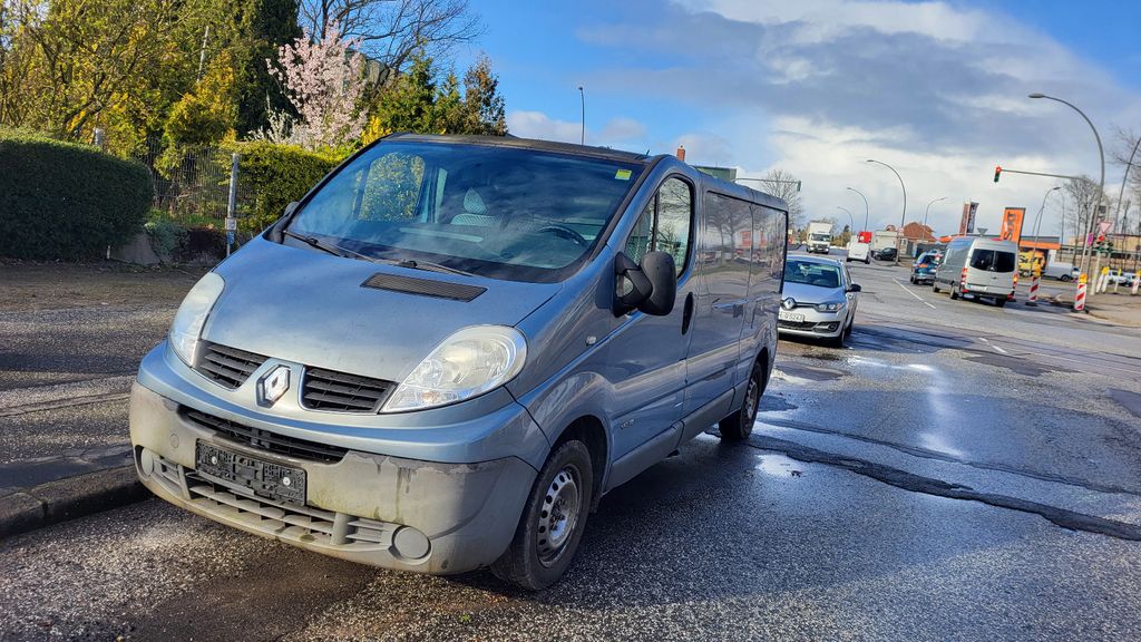 Renault Trafic 167.456 km 2.799 &euro; Hamburg 20539