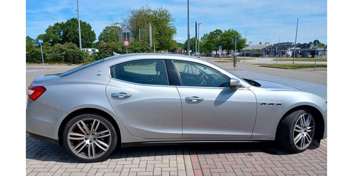 Maserati Ghibli 37.770 km 22.999 &euro; Hamburg 22589