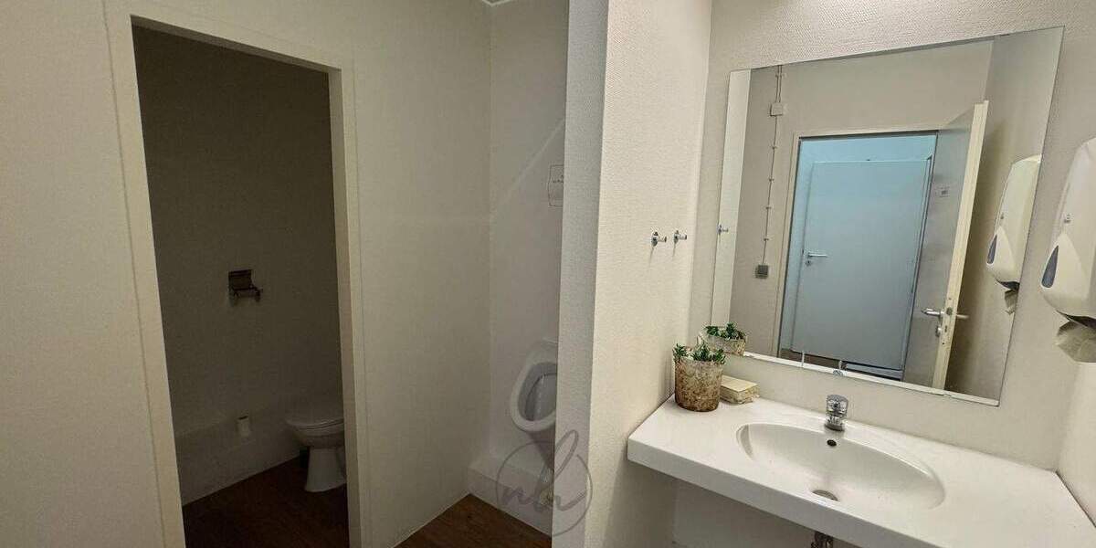 Gewerbeobjekt Hamburg Bahrenfeld - 7 Zimmer, 330 m&sup2;, 6.105&euro; | Angebot:25996839