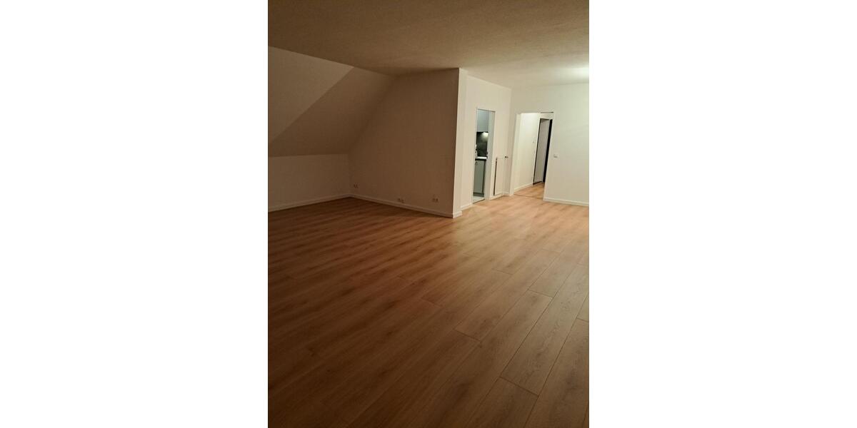 Dachgeschoßwohnung Stapelfeld - 3 Zimmer, 97 m&sup2;, 1.880&euro; | Angebot:25307683