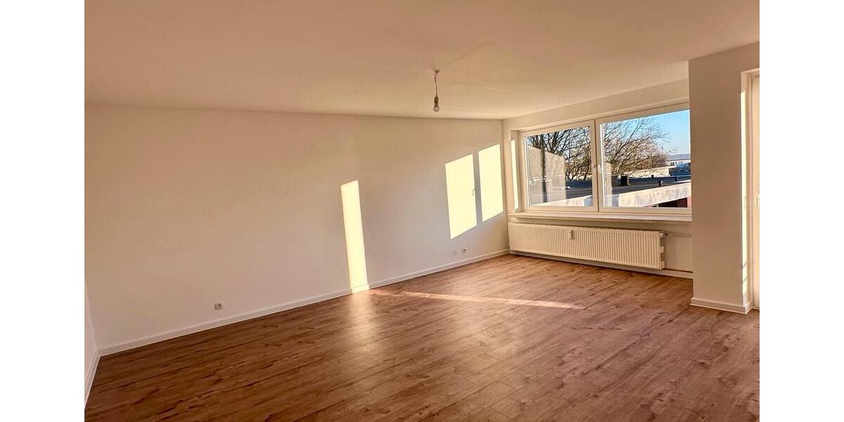 Etagenwohnung Stapelfeld - 4 Zimmer, 96 m&sup2;, 2.000&euro; | Angebot:25957212