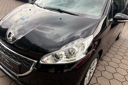 Peugeot 208 62.000 km 5.690 &euro; Hamburg 20097