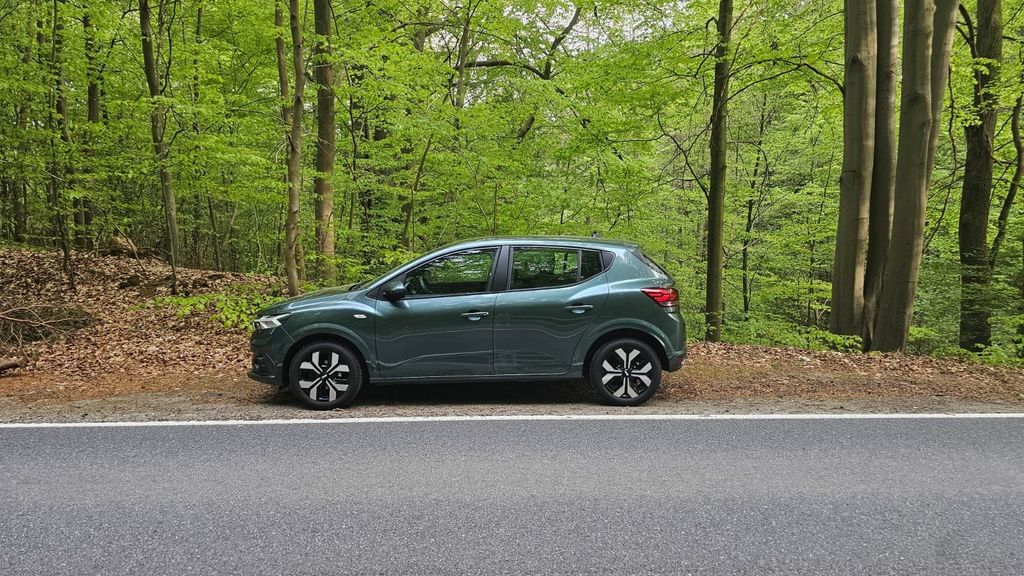 Dacia Sandero 23.000 km 16.250 &euro; Großensee 22946