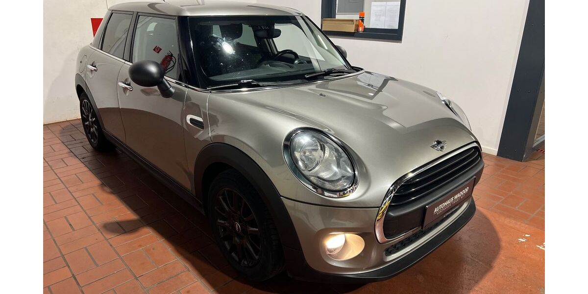 Mini One First 106.151 km 9.490 &euro; Henstedt-Ulzburg (bei Hamburg) 24558