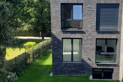 Haus Hamburg Schnelsen - 4 Zimmer, 140 m&sup2;, 1.200.000&euro; | Angebot:25799416