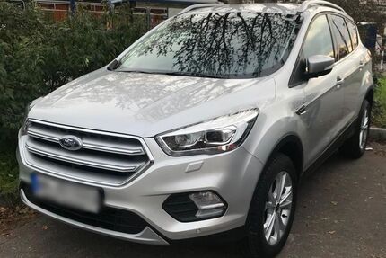 Ford Kuga 61.500 km 17.250 &euro; Hamburg 21075
