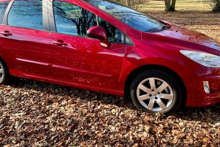 Peugeot 308 93.300 km 4.900 &euro; Hamburg 22175