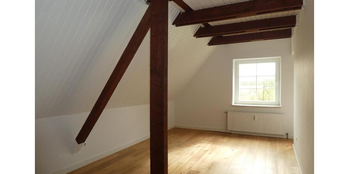 Dachgeschoßwohnung Henstedt-Ulzburg Ulzburg - 2 Zimmer, 72 m&sup2;, 790&euro; | Angebot:25942312