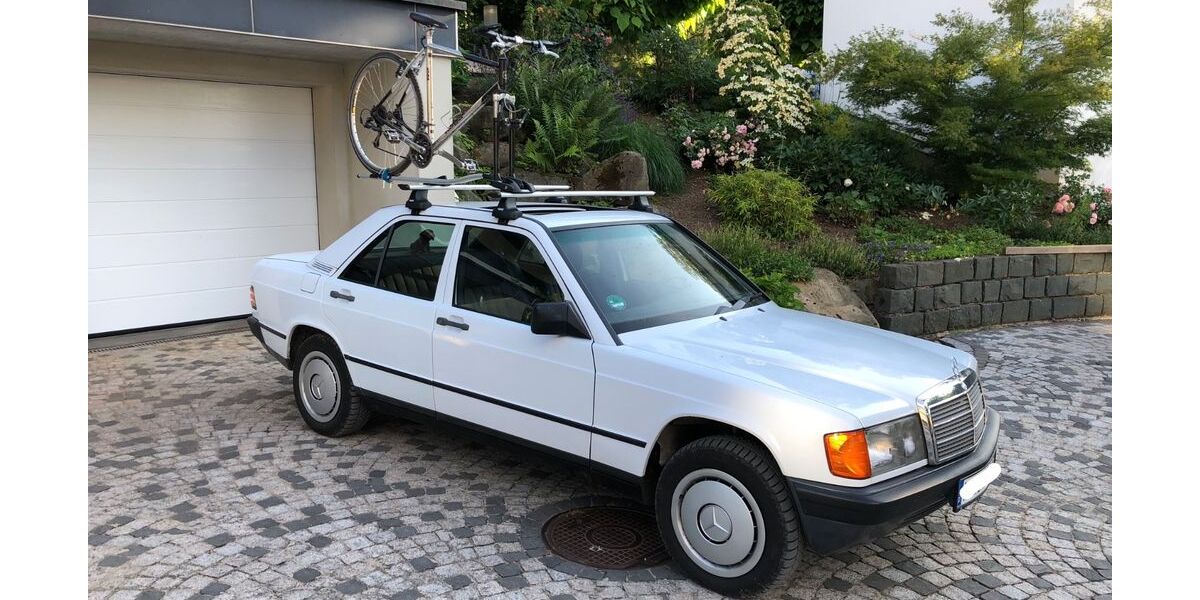 Mercedes-Benz 190 221.000 km 3.999 &euro; Hamburg 22081