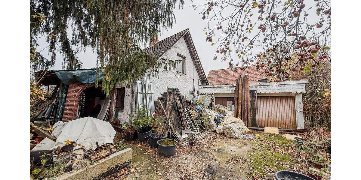 Doppelhaushälfte Hamburg Langenhorn - 3 Zimmer, 127 m&sup2;, 125.000&euro; | Angebot:25679203