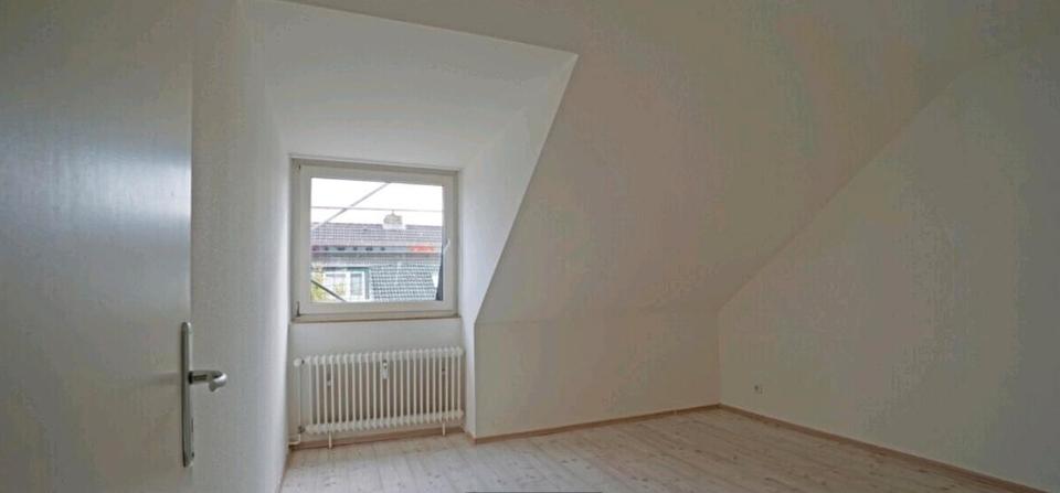 Dachgeschoßwohnung Uetersen - 3 Zimmer, 63 m&sup2;, 890&euro; | Angebot:25922610