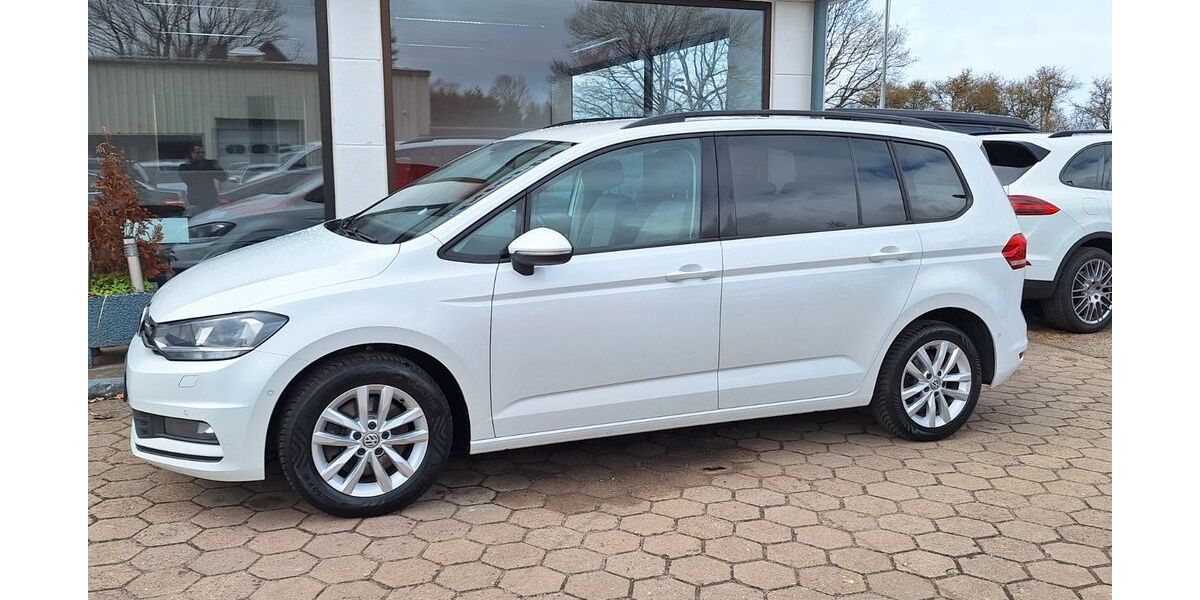 VW Touran 307.045 km 10.000 &euro; Stapelfeld 22145