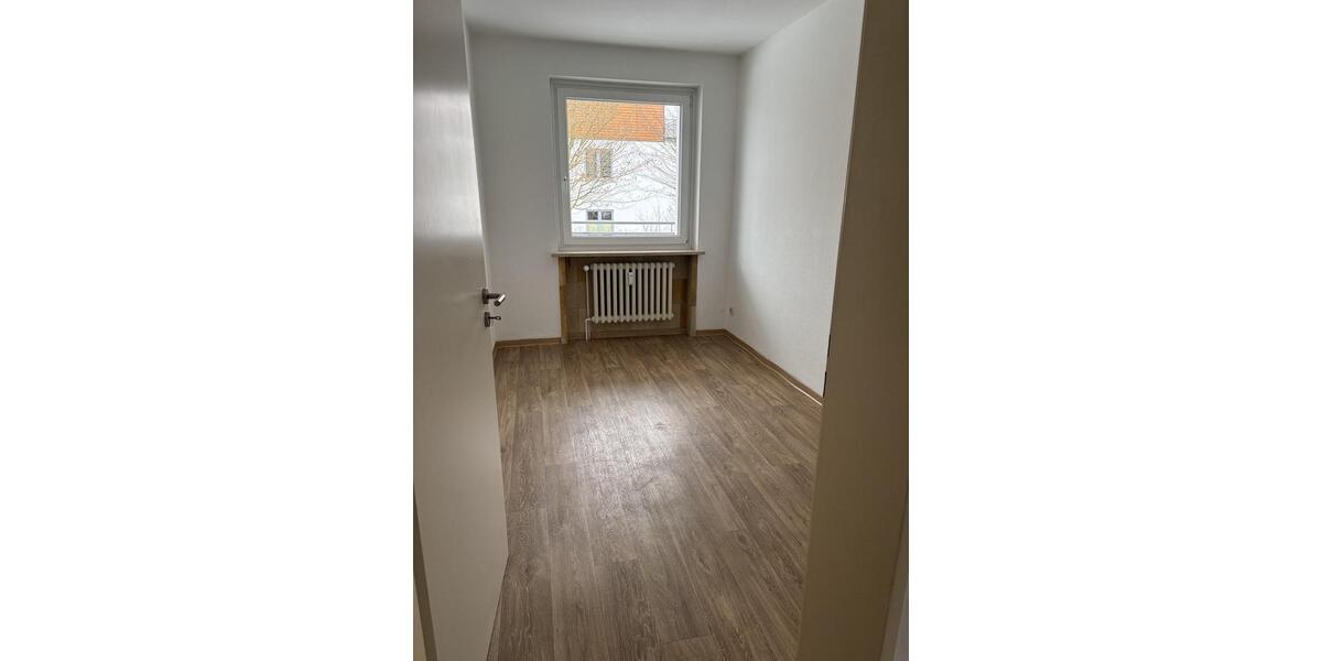 Erdgeschoßwohnung Wedel - 4 Zimmer, 87 m&sup2;, 1.260&euro; | Angebot:24788061