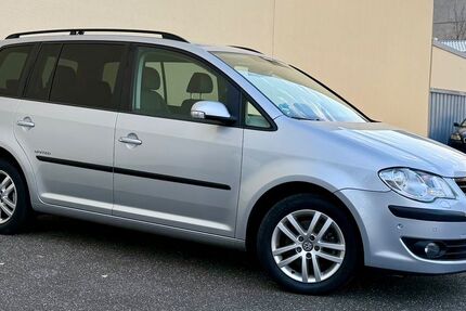 VW Touran 178.521 km 6.490 &euro; Hamburg 20537