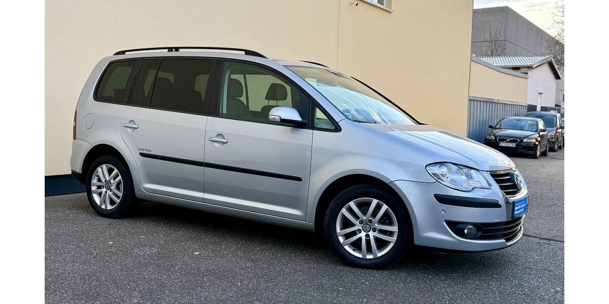 VW Touran 178.521 km 6.490 &euro; Hamburg 20537
