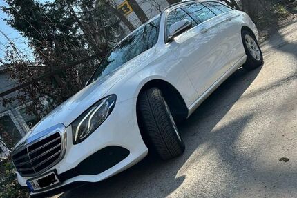 Mercedes-Benz E 220 285.800 km 15.800 &euro; Hamburg 22459