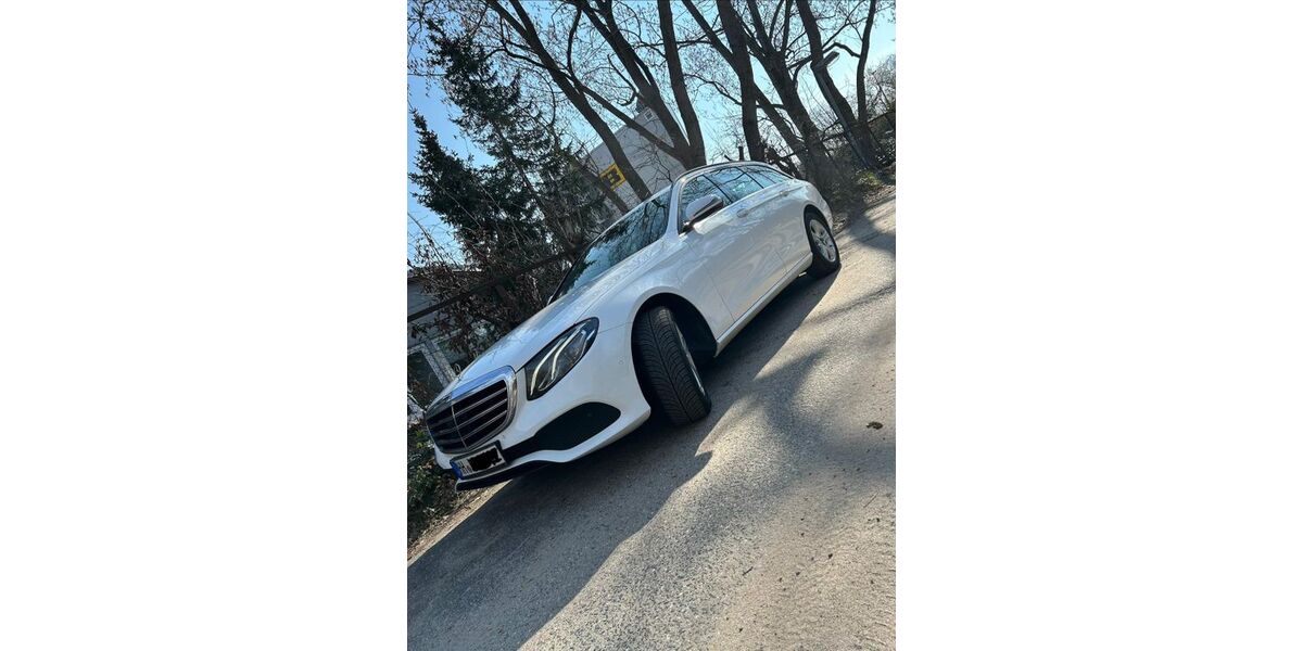 Mercedes-Benz E 220 285.800 km 15.800 &euro; Hamburg 22459