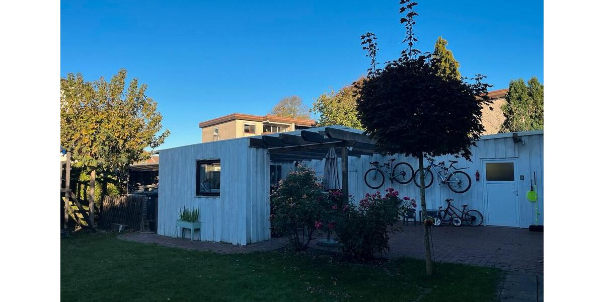 Einfamilienhaus Barmstedt - 11 Zimmer, 380 m&sup2;, 799.000&euro; | Angebot:26040232