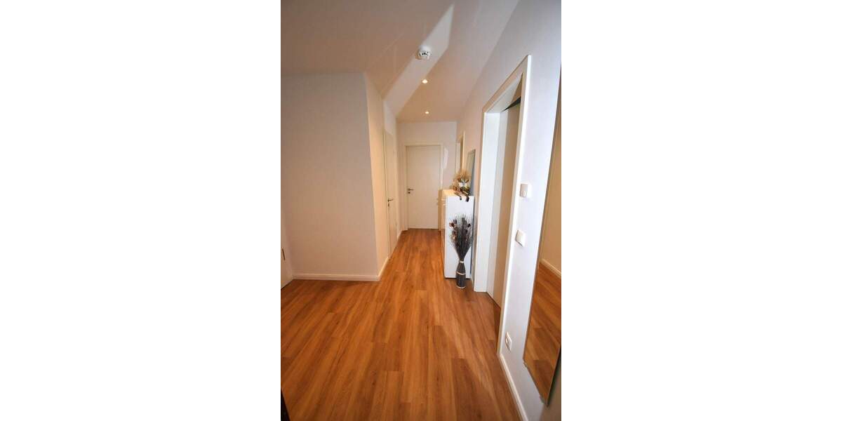 Etagenwohnung Uetersen - 3 Zimmer, 93 m&sup2;, 1.300&euro; | Angebot:25769376