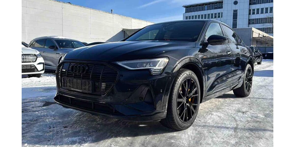 Audi e-tron 43.926 km 36.950 &euro; Hamburg 22047