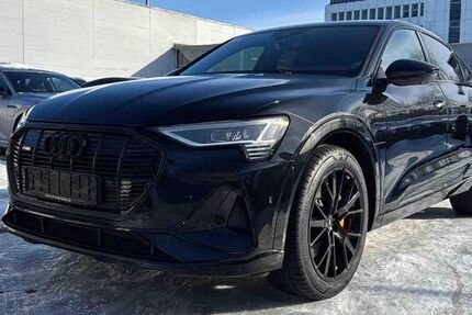 Audi e-tron 43.926 km 38.000 &euro; Hamburg 22047