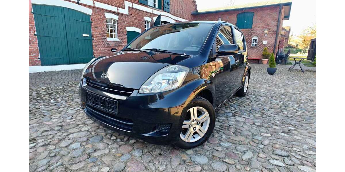 Daihatsu Sirion 121.800 km 3.499 &euro; Norderstedt 22844