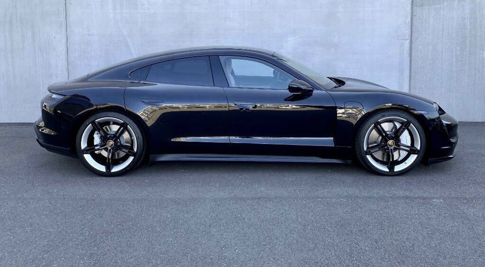 Porsche Taycan 7.400 km 120.600 &euro; Hamburg 20038