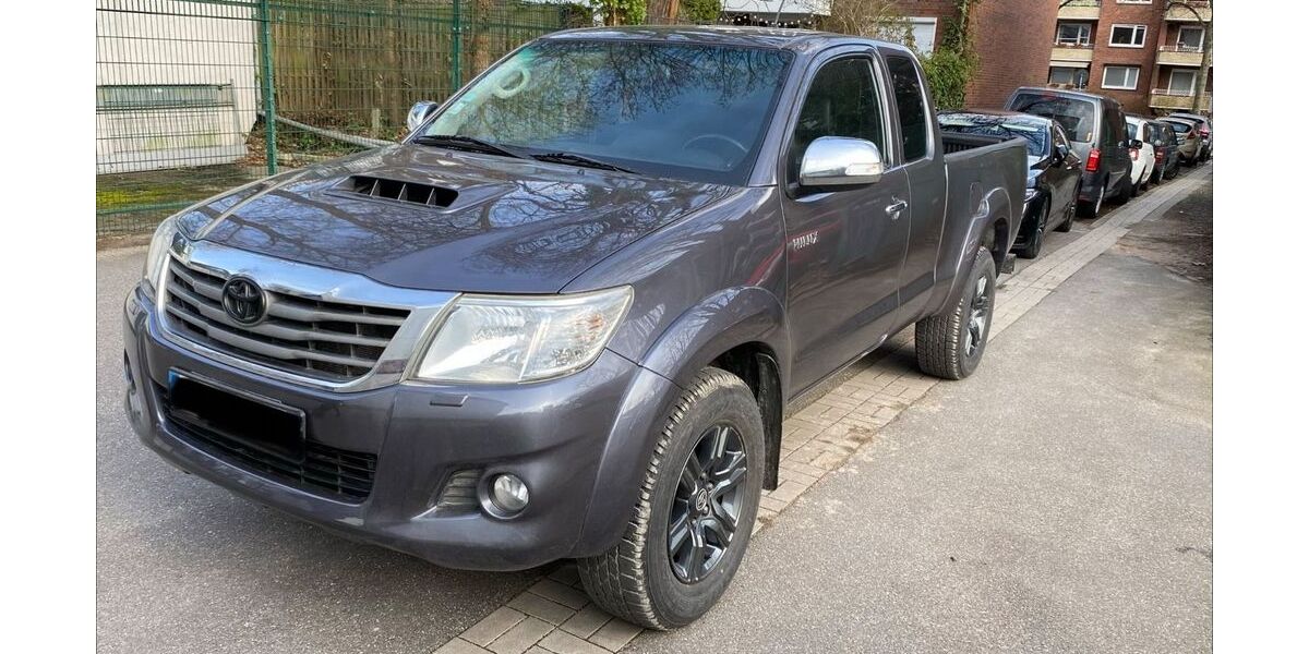 Toyota Hilux 172.000 km 17.300 &euro; Hamburg 20535