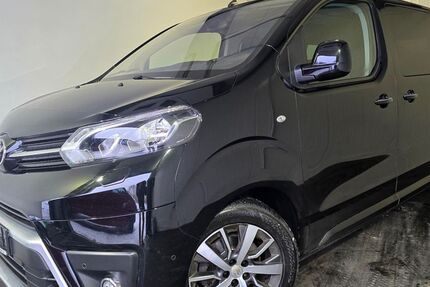 Toyota Proace (Verso) 180.000 km 21.950 &euro; Hamburg 21079