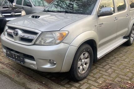 Toyota Hilux 193.300 km 11.300 &euro; Hamburg 20535
