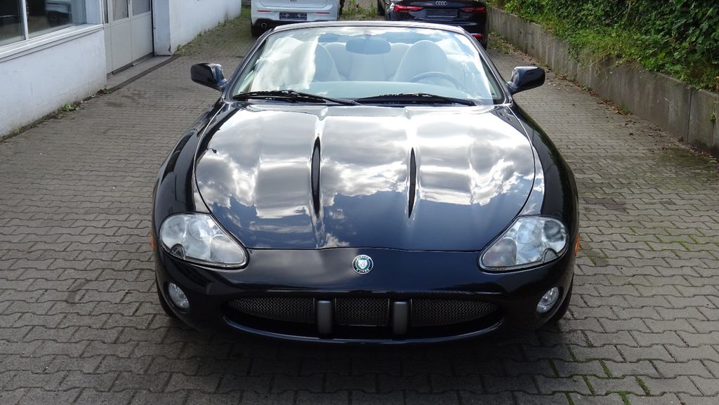 Jaguar XK8 106.102 km 24.895 &euro; Hamburg 22525
