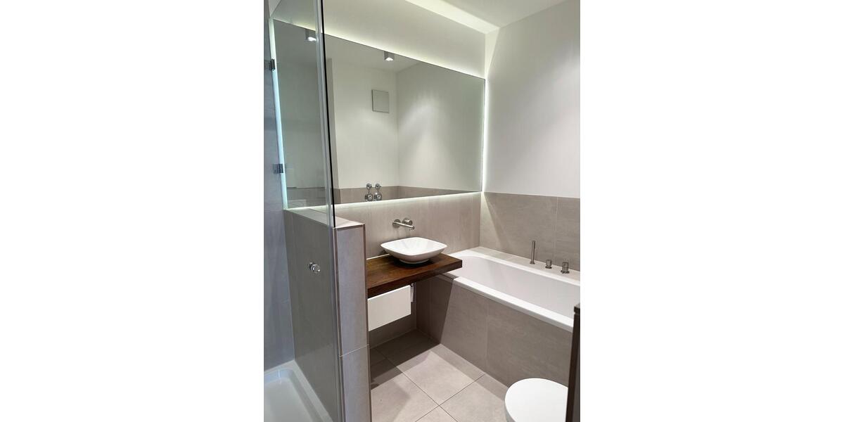 Etagenwohnung Hamburg Altstadt - 3 Zimmer, 122 m&sup2;, 2.590&euro; | Angebot:25546486