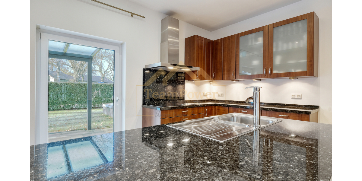 Exklusive Familienresidenz in TOP Lage - Modern, energieeffizient & großzügig Inkl. Sauna und Pool ! - Einfamilienhaus Henstedt-Ulzburg Ulzburg | Angebot:25365899