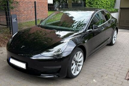 Tesla Model 3 124.000 km 21.400 &euro; Hamburg 22083