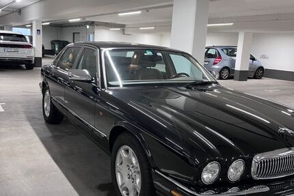 Jaguar XJ 102.700 km 21.900 &euro; Hamburg 22043
