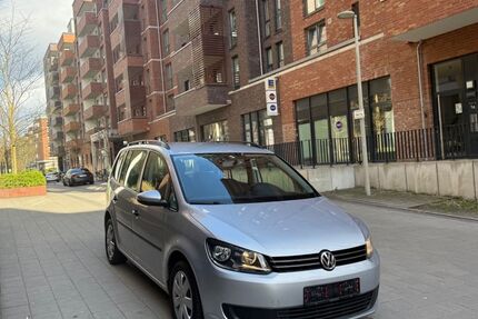 VW Touran 74.000 km 12.499 &euro; Hamburg 20097