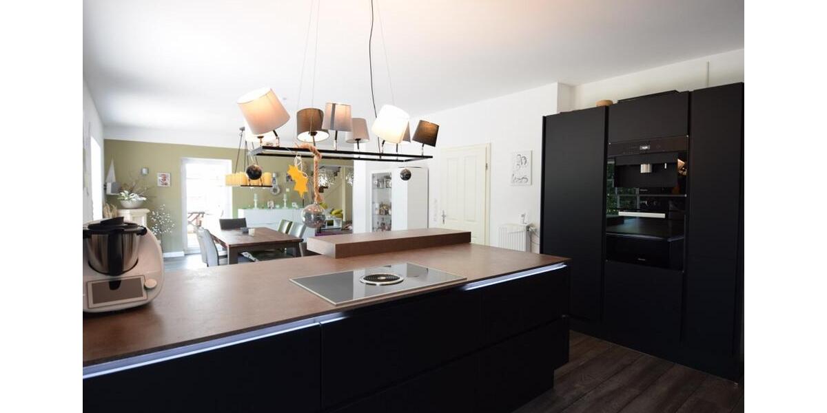 Einfamilienhaus Bad Bramstedt - 10 Zimmer, 370 m&sup2;, 1.150.000&euro; | Angebot:22633648