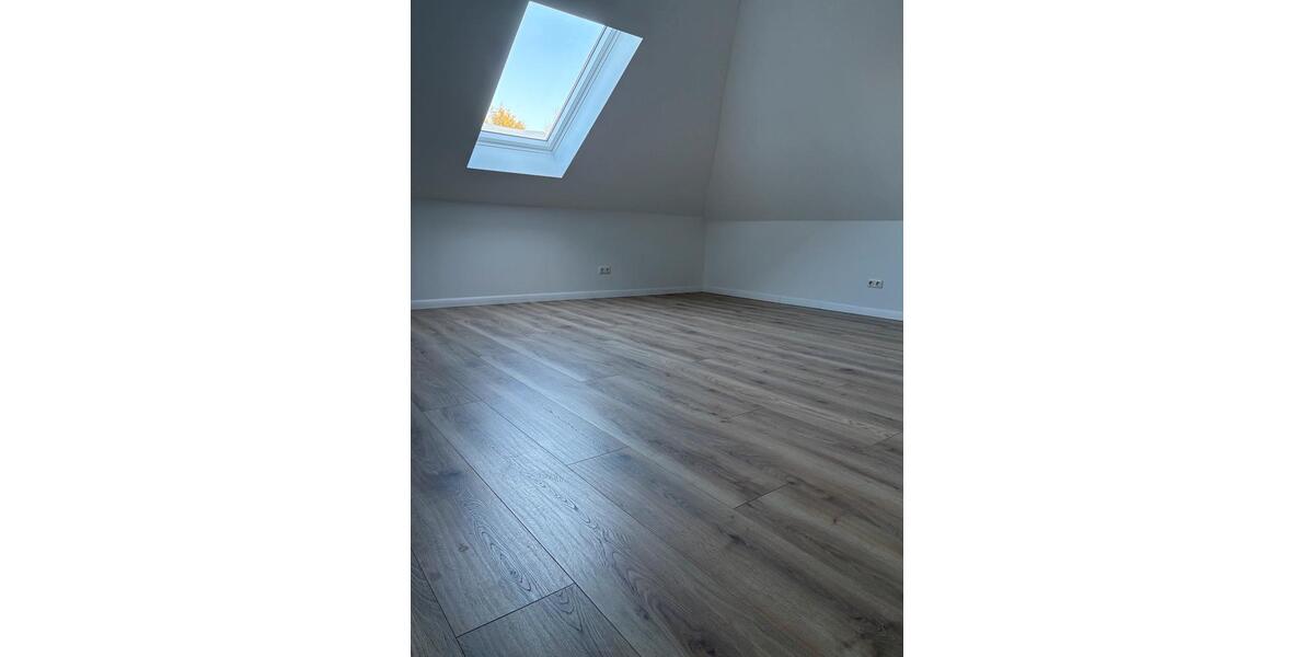 Dachgeschoßwohnung Bargteheide - 4 Zimmer, 130 m&sup2;, 1.600&euro; | Angebot:25874228